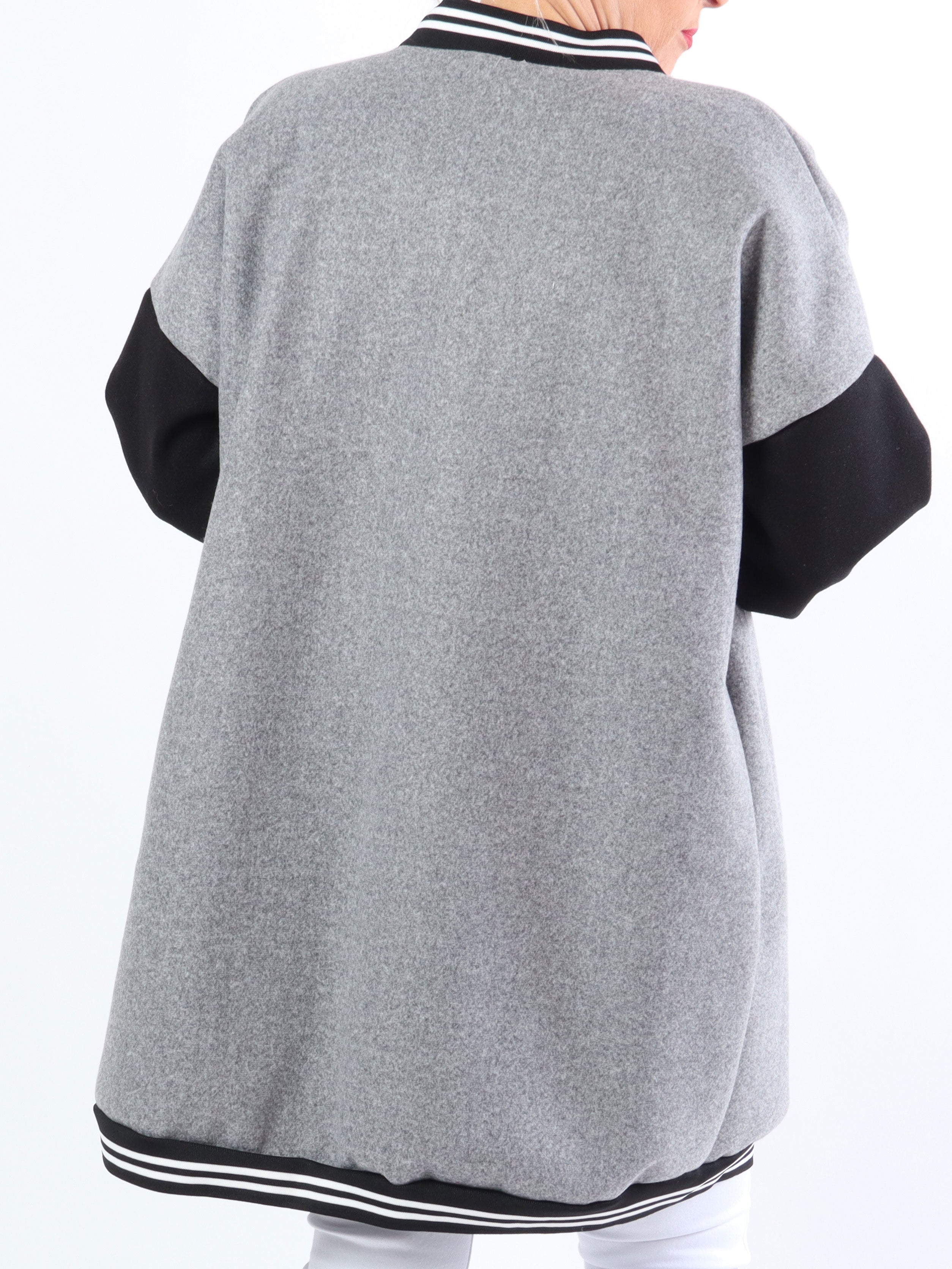 Andy - Fed plus size college jakke med trykknapper